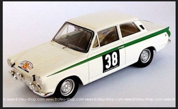 Ford Cortina MK 1 - Vic Elford/S. Morris - 1st Gr. 2 Tour Auto 1964 #38 - Troféu - Trofeu