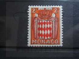 VEND BEAU TIMBRE DE MONACO N° 409 , NOIR DECALE , X !!! - Variétés