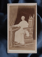 Photo CDV Anonyme  Pape Léon XIII Assis  CA 1880 - L395B - Antiche (ante 1900)