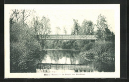 CPA Hery, Le Serein Aux Baudieres, Die Pont Im Park - Hery