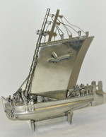 JOLI BATEAU VOILIER EN ETAIN Fabrication Portugaise OBJET DECO XXe Collection Déco Vitrine - Tin