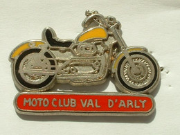 Pin's MOTO CLUB VAL D'ARLY - Motos