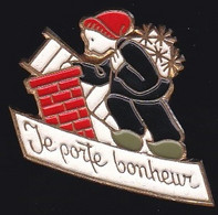 71803- Pin's-Ramoneur.porte Bonheur. - Jeux