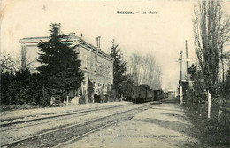 Lezoux * La Gare * Train Wagons * Ligne Chemin De Fer Du Puy De Dôme - Lezoux