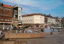 Delcampe - CPSM Tourcoing-Grand Place-Beau Timbre      L759 - Tourcoing