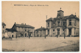 CPA - HEYRIEUX (Isère) - Place De L'Hôtel De Ville - Andere & Zonder Classificatie