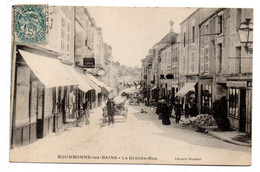 BOURBONNE LES BAINS -- La Garnde Rue  ( Très Animée, Commerce, Attelage ) - Bourbonne Les Bains