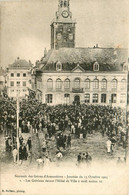 Armentières * Souvenir Des Grèves * Journée Du 13 Octobre 1903 * Les Grévistes Devant L'hôtel De Ville * Manifestation - Armentieres