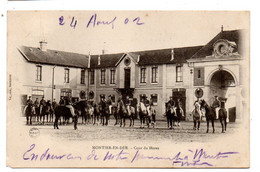 MONTIER EN DER - 1902-- Cour Du Haras   ( Très Animée , Chevaux  )...cachet  Vendeuvre -10.....à Saisir - Montier-en-Der