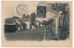 CPA - GUINÉE - (Non  Légendée) - Rue De Ville - Oblit Complaisance "KINDIA Guinée Française" 1907 - French Guinea