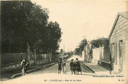 Pauillac * La Rue De La Gare * Villageois - Pauillac