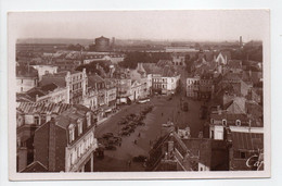 - CPSM DOUAI (59) - Vue Générale De La Grand'Place - Photo CAP N° 9 - - Douai