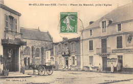 85-SAINT-GILLES-CROIX-DE-VIE- PLACE DU MARCHE  , PRES L'EGLISE - Saint Gilles Croix De Vie