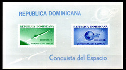 Dominicana Hoja Bloque  N ºYvert 30 ** ASTRONAUTICA (ASTRONAUTICS) - Dominica (1978-...)