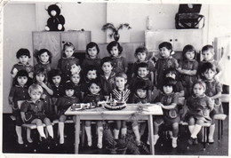 Old Real Original Photo - Little Girls Boys Kids In The Kindergarten - Ca.12.1x8.3 Cm - Anonymous Persons