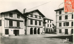 URRUGNE PLACE DE LA MAIRIE RESTAURANT DE LA MAIRIE - Urrugne