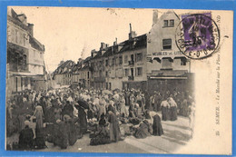 21 - Côte D'Or -  Semur - Le Marche Sur La Place Notre Dame   (N5289) - Semur