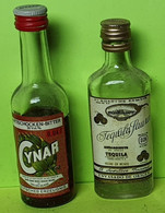 2 MIGNONNETTES - CYNAR , Téquila SAUZA - Apéritif Alcool Liqueur- Années 80 - Pour Collection Non Buvable /28 - Mignonettes