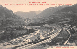 AXAT - Vue Générale De La Gare, Au Fond L'Entrée Du Défilé De Saint-Georges - La Vallée De L'Aude - Axat