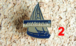 1 Pin's BATEAU - VOILE - MARINER Type N° 2 - Peint Cloisonné Doré - Fabricant Inconnu - Voile