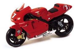 Yamaha YZR-M1 - Marlboro Team - Carlos Checa - Moto GP 2002 #7 - Ixo (1/24ème)Y - Motorfietsen