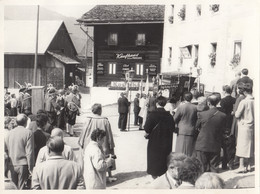 Orig. Foto - Lesachtal - St. Lorenzen Fronleichnam Prozession Mit Altem Kaufhaus Mauschitz 1959 - Lesachtal