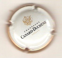 CAPSULE DE MUSELET CHAMPAGNE CANARD DUCHENE  (noir Et Or Sur Blanc,contour Doré) - Canard Duchêne