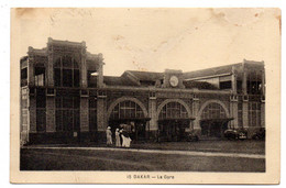 Sénégal--DAKAR  --1945--  La Gare  (petite Animation).........pas Très Courante..........à Saisir - Sénégal