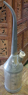 SNCF Grande Burette à Huile Service VB Voie Ballast & Bouchon Tbe 356 Gr Diam Base 10 Métal Blanc Ht 45.5cm - Railway