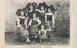 14 Juillet 1917 En Alsace Fillettes En Costume . Occupation Allemande . Carte Patriotique Edit Chadourne Belfort - Manifestazioni