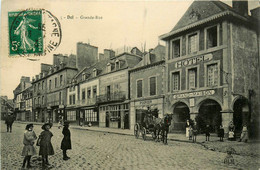 Dol De Bretagne * La Grande Rue * Hôtel Grande Maison * Coiffeur OLLIVAT * Attelage - Dol De Bretagne