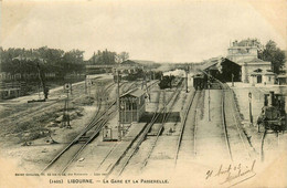 Libourne * La Gare Et La Passerelle * Arrivée Du Train * Ligne Chemin De Fer De Gironde - Libourne