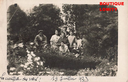 Photo Cpa Carte Photographie Non Localisée La Cueillette Des Roses Juillet 1923 - Photos