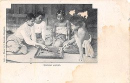 Thème:  Jeux Divers.       Thaïlande   Siamese Women       Déchirure Et Manque  (voir Scan) - Carte Da Gioco