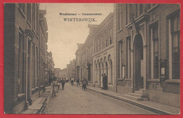 NL.- WINTERSWIJK. WOOLDSTRAAT - GEMEENTEHUIS. Uitgave G.J. Albrecht. - Winterswijk