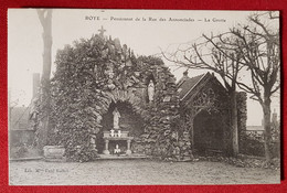 CPA  -  Roye  -  Pensionnat De La Rue Des Annonciades -  La Grotte - Roye