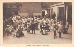 Thème:  Jeux Divers.    Jouet D'enfant . Voiture à Pédales. La Sagesse . La Garderie à Rennes 35         (voir Scan) - Other & Unclassified