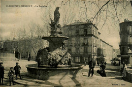 Clermont L'hérault * La Place Et La Fontaine Du Village - Clermont L'Hérault