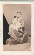 Photo CDV N° 430 - Mère Avec Bébé - Verso 1868 Dédicace - Sans Nom Photographe - Anciennes (Av. 1900)