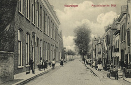 Nederland, VLAARDINGEN, Maassluissche Dijk Met Volk (1910) Ansichtkaart - Vlaardingen
