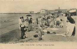 Le Grau Du Roi * Vue Sur La Plage * L'heure Du Bain - Le Grau-du-Roi