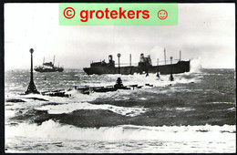 HOEK VAN HOLLAND Gestrande Engelse Kolenboot S.s. Spanker Augustus 1954 - Hoek Van Holland