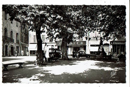 04 - MANOSQUE - Place De L'hôtel De Ville - 1457 - Manosque