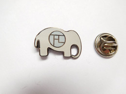 Beau Pin's Pins En EGF , éléphant , Signé NMN 1992 - Animals