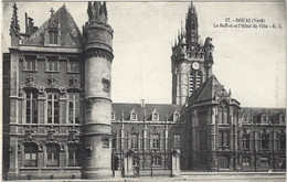 59  Douai  -  Le Beffroi Et   L'hotel De Ville - Douai