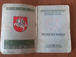 Lithuania Passport 1932 With Many Customs Stamps RF LR And Visas USA - Documents Historiques