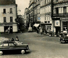 Cherbourg * Débit De Tabac Tabacs TABAC , La Rue Du Maréchal Foch * Automobiles Anciennes * Le Grand Balcon * Moderna - Cherbourg