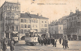 88-EPINAL- LA PLACE DES VOSGES ET LES ARCADES - Epinal