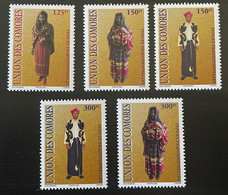 Comores Comoros Komoren 2002 Mi. 1782 - 1786 Tenues Traditionnelles Trachten Clothing MNH** - Isole Comore (1975-...)