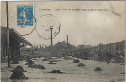 Delcampe - 59   Fourmies  - Gare - Cour De La Petite Vitesse Apres L'explosion - Fourmies